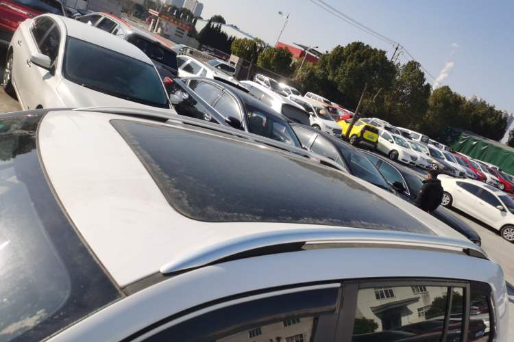 Used Zotye Domy X5 2015 1.5T CVT ZhiXian Model China IV Standard
