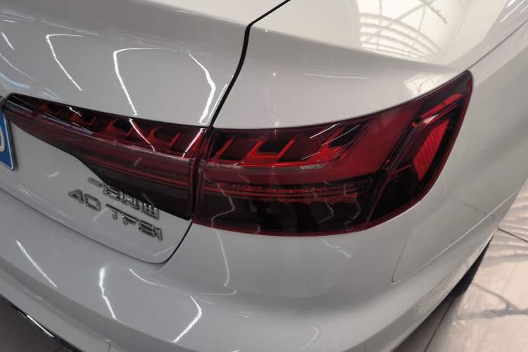 Used Audi A4L 2020 40 TFSI Fashionable and Elegant Model
