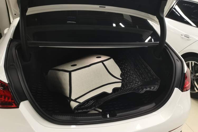 Used Mercedes-Benz C-Class 2022 Restyled C 260 L Sport Edition Trunk