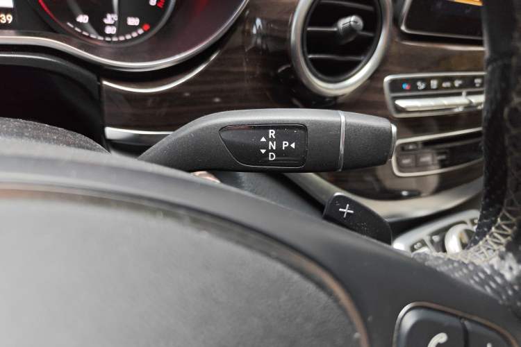 Used Mercedes-Benz V-Class 2018 V 260 Avantgarde Edition China VI
