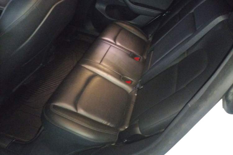 Used Tesla Model Y 2021 Long-Range All-Wheel-Drive Version
