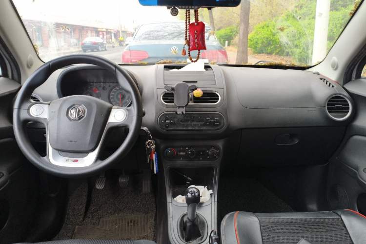 Used MG 3 2016 1.3L Manual Comfort Edition Center Console