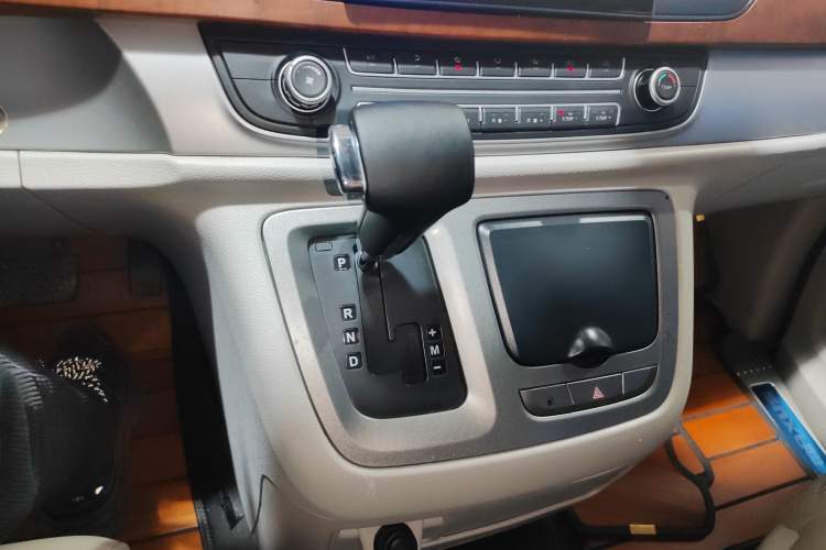 Used SAIC MAXUS G10 2016 2.0T Automatic Elite Edition