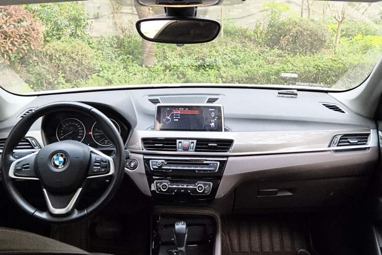 Used BMW X1 2016 sDrive20Li Luxury Model Headliner