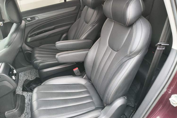 Used Ford Equator 2021 EcoBoost 225 Platinum Edition 6-seater Left Rear Seat