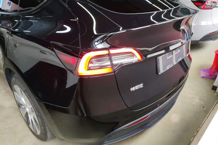 Used Tesla Model Y 2021 Standard Range Rear-Wheel Drive Version
