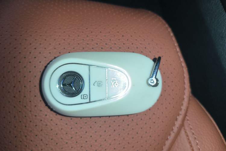 Used Mercedes-Benz GLC 2024 Refreshed GLC 300 L 4MATIC Dynamic Version 5 Seats
