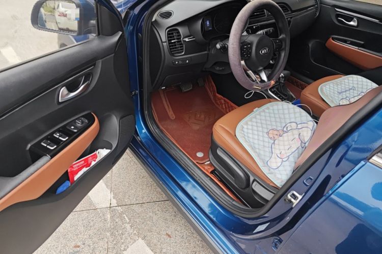 Used Kia KX Cross 2017 1.4L AT GLS Driver Seat