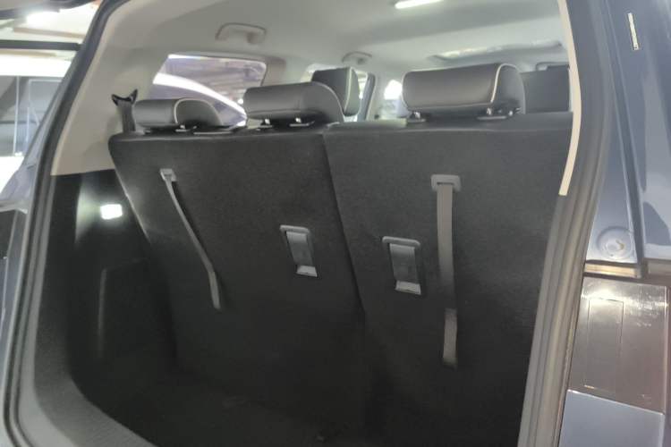 Used Wuling Jiachen 2022 1.5T CVT Deluxe Flagship Edition Trunk