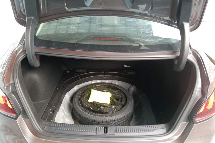 Used MG 5 2021 180 DVVT CVT Youth Luxury Edition
