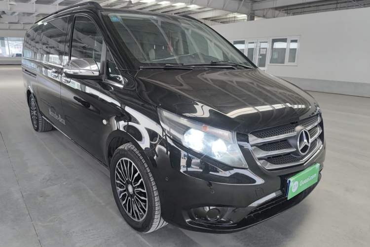 Used Mercedes-Benz Vito 2016 2.0T Business Edition Front Right 45 Deg