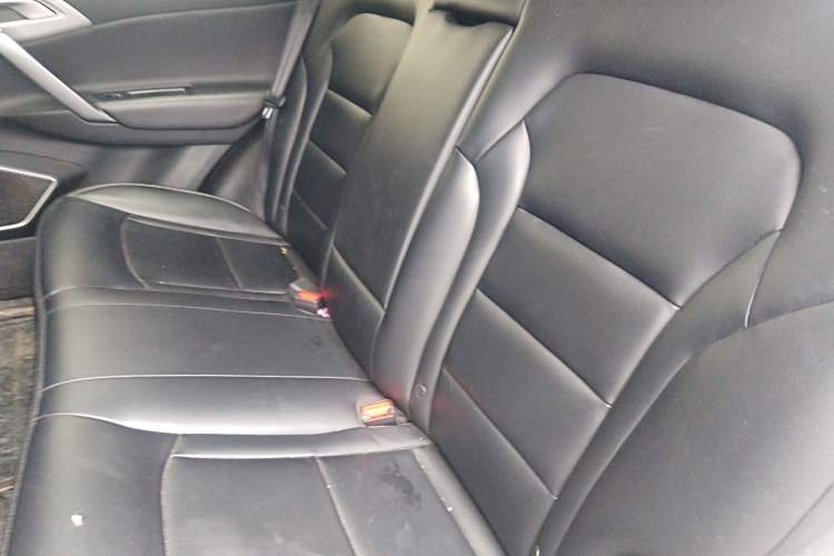 Used Geely Auto Emgrand X7 Sport 2016 1.8TD Automatic Smart Model Left Rear Seat