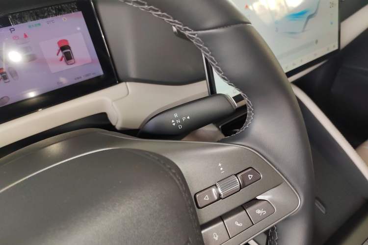 Used BYD Yuan UP 2025 Intelligent Driving Version 401 KM Dynamic Edition Gear Lever