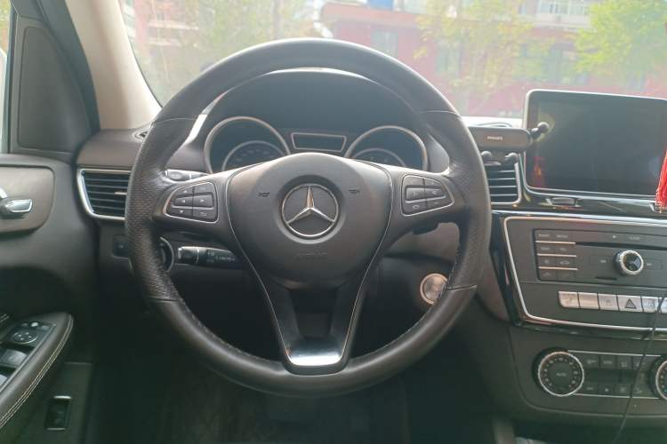 Used Mercedes-Benz GLE 2015 GLE 400 4MATIC Steering Wheel