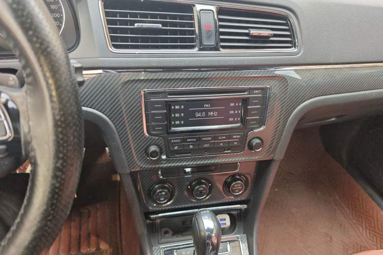 Used Volkswagen Gran Lavida 2014 1.4TSI Automatic Sport Edition Audio And AC Panel