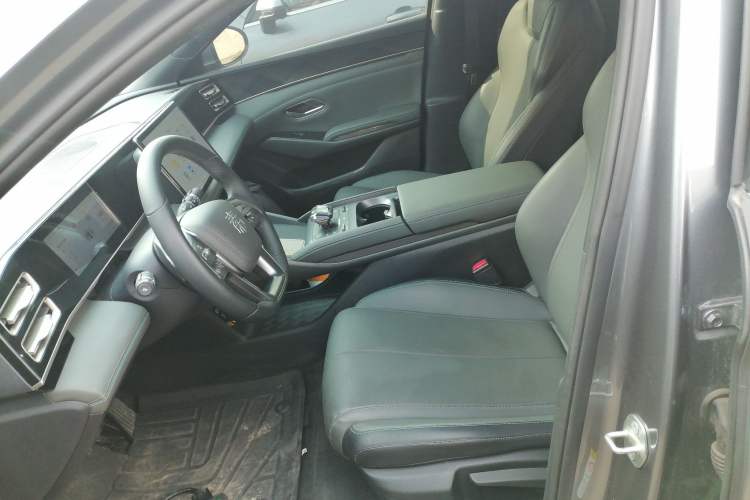 Used BYD Qin L 2025 DM-i Smart Drive 80KM Leading Model Left Front Seat