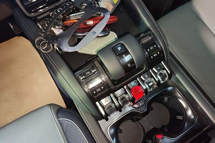 Used Formula Leopard 5 2023 Explore Edition