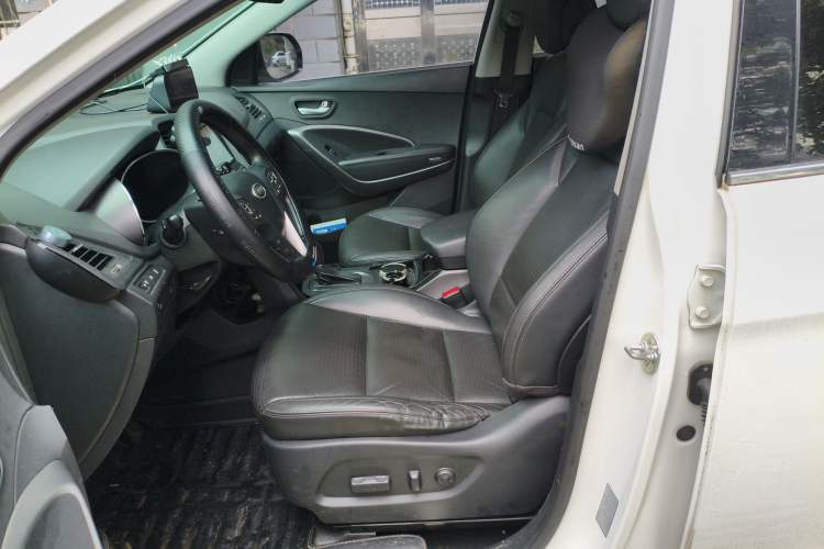 Used Hyundai Grand SantaFe 2013 3.0L 7-Seater Four-Wheel-Drive Comfort Edition Left Front Seat