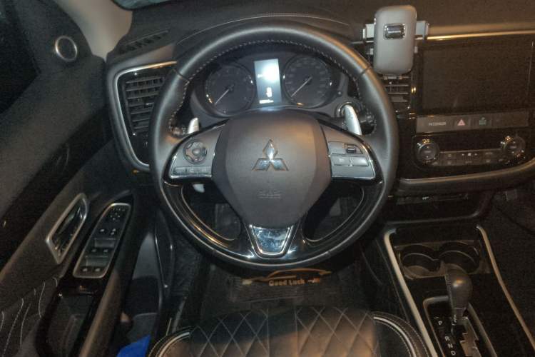 Used Mitsubishi Outlander 2020 2.4L 4x4 Zhi Xiang Edition 5 Seats