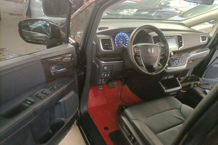 Used Honda Odyssey 2018 2.4L Luxury Edition Driver Seat