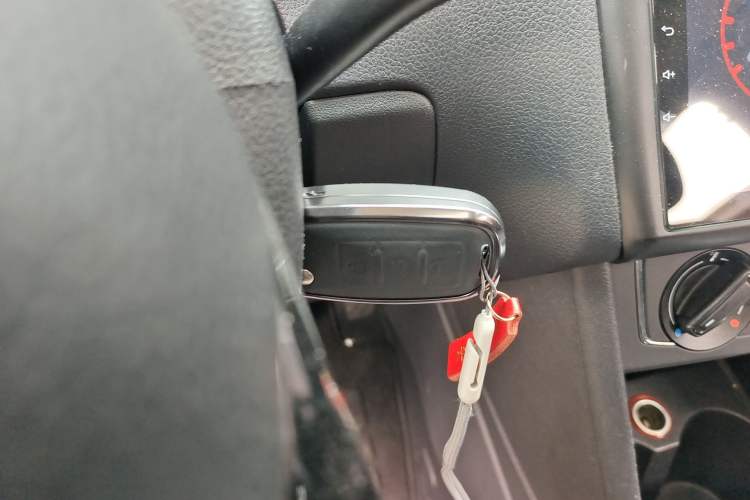 Used Volkswagen Polo 2016 1.6L Automatic Comfort Model Vehicle Key