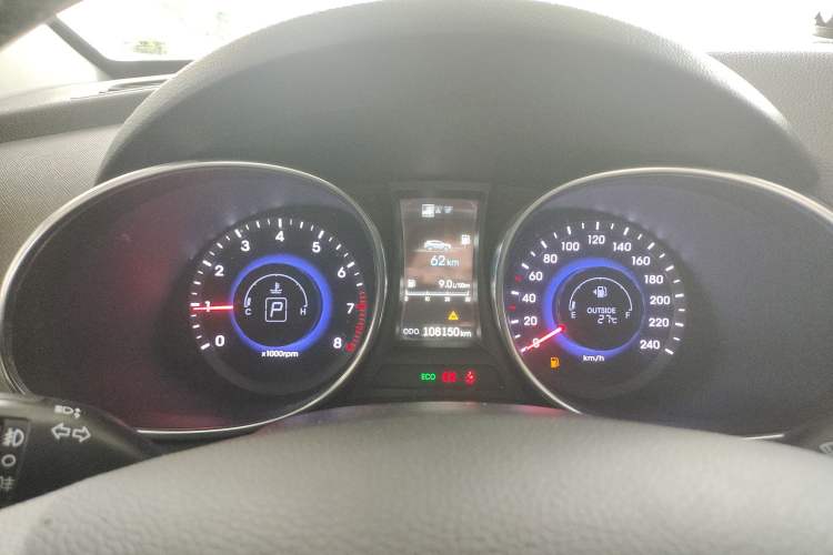 Used Hyundai Santa Fe 2015 2.0T Automatic Two-Wheel Drive Smart Version 5 Seats Instrument Cluster