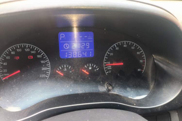 Used Chery Tiggo 3 2014 1.6L CVT ZhiShang Edition Odometer Close Up