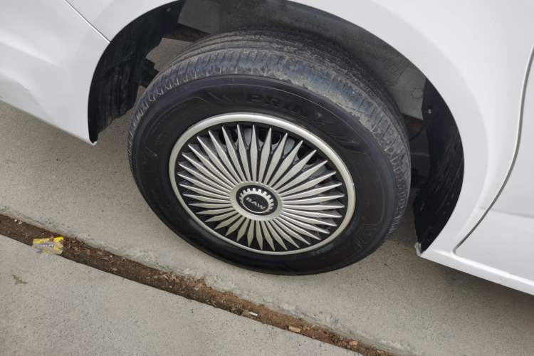 Used BAW Ruisheng Ace M7 2023 1.6L Standard Wheelbase Wealth Creation Model 5 Seats Right Rear Wheel Hub