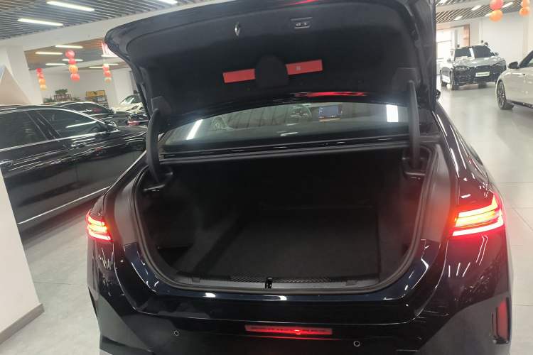 Used BMW 5 Series 2025 530Li Luxury Edition M Sport Package