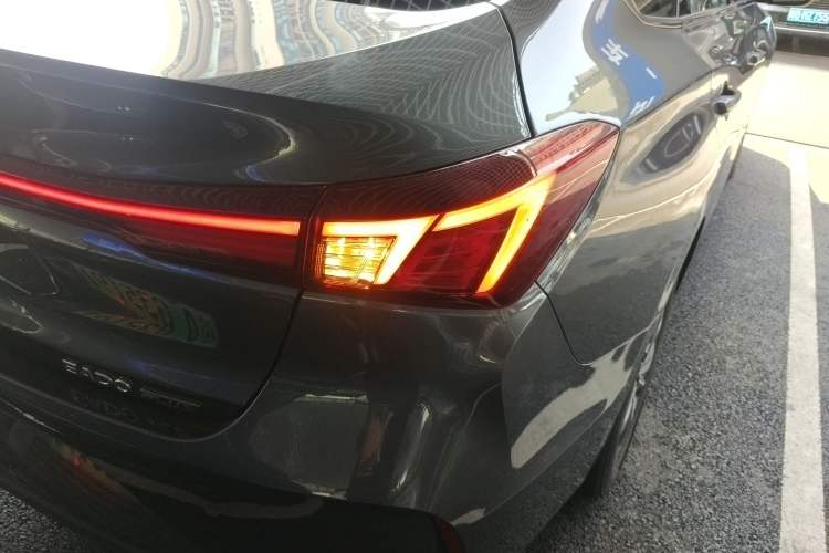 Used CHANGAN Eado 2025 PLUS 1.4T Dual-Clutch High-Energy Version Right Rear Taillight