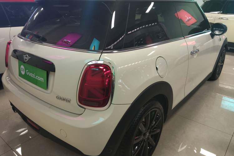 Used MINI MINI 2018 1.5T COOPER Artist