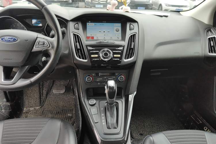 Used Ford Focus 2017 Sedan EcoBoost 125 Automatic Supreme Style SmartDrive Edition