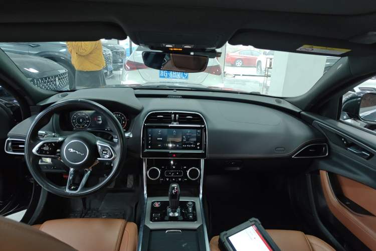 Used Jaguar XEL 2022 2.0T 250 PS R-DYNAMIC S Advanced Sport Edition
