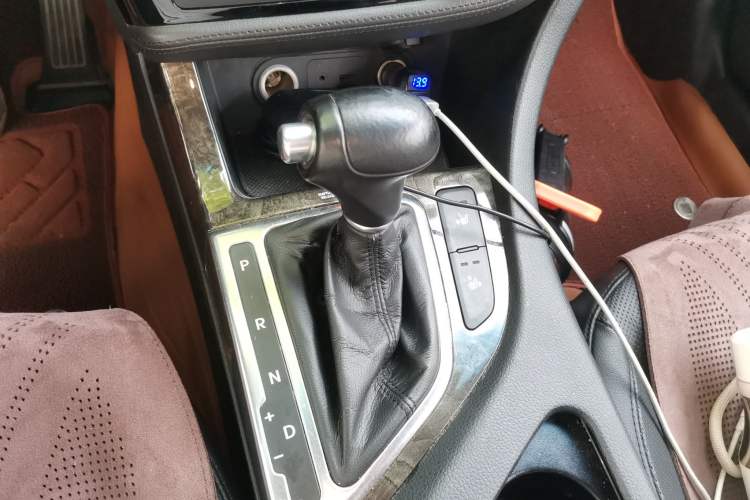 Used Kia K5 2015 2.0L Automatic LUX Gear Lever