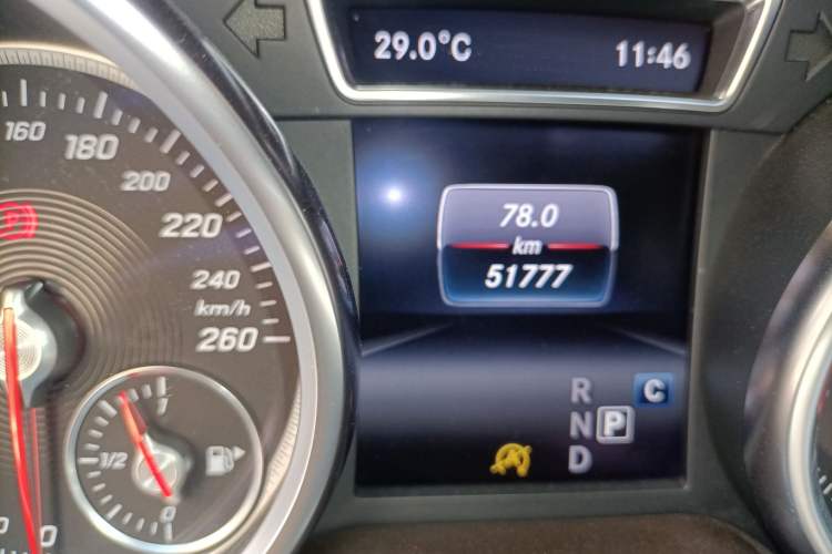 Used Mercedes-Benz GLE 2017 GLE 320 4MATIC Dynamic Model Odometer Close Up