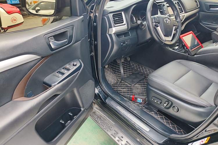 Used Toyota Highlander 2015 2.0T Four-Wheel Drive Luxury Edition 7-Seater