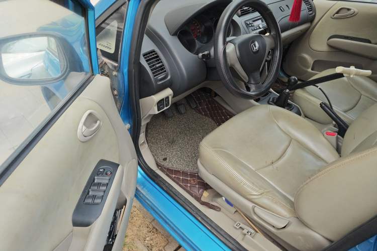 Used Everus S1 2014 1.3L Manual Comfort Edition
