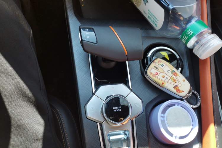 Used CHANGAN UNI-V 2023 1.5T Prestige Model Gear Lever