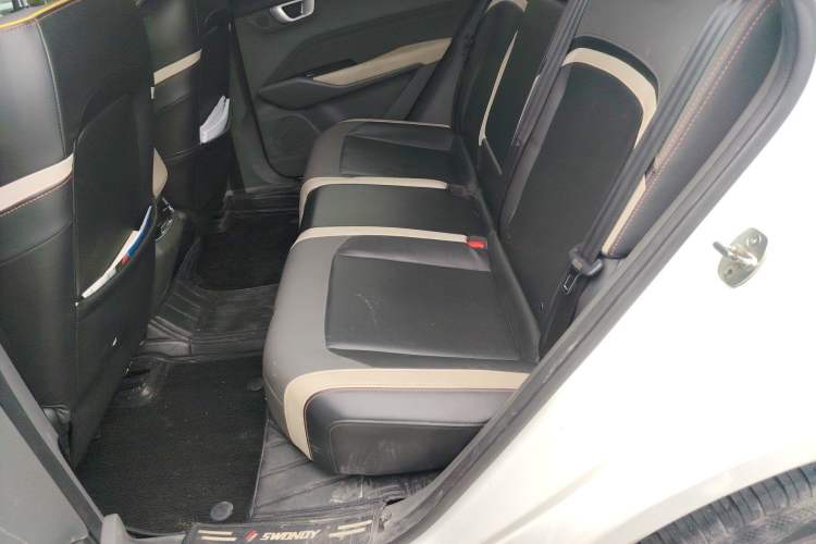 Used Baojun RC-6 2019 1.5T CVT 24-Hour Online Luxury Edition