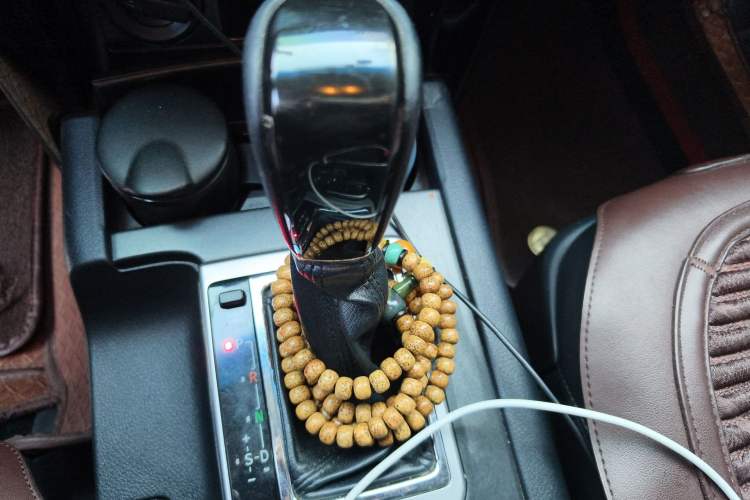 Used Toyota Prado 2016 2.7L Automatic Standard Edition Gear Lever