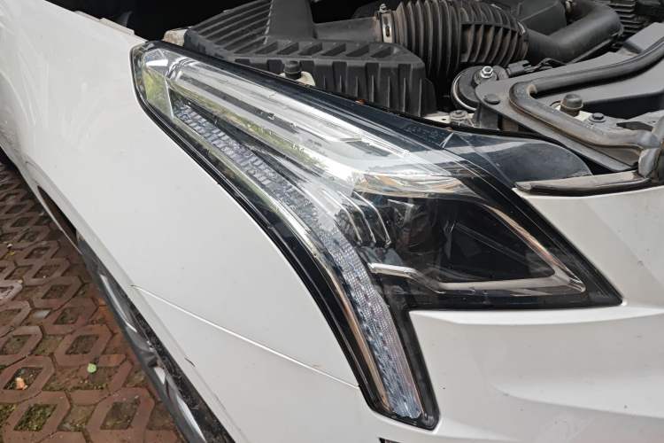 Used Cadillac XT5 2020 Revised Version 28T Luxury Edition Right Front Headlight