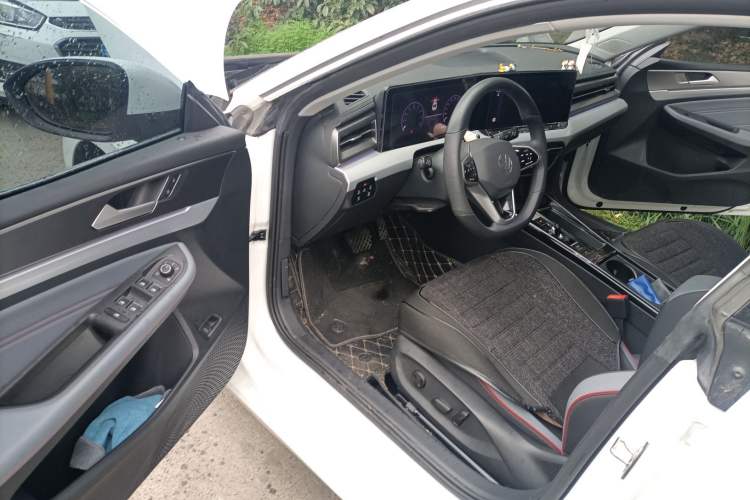 Used Volkswagen Lamando 2024 Lavida L 280TSI DSG Cool & Spicy Edition