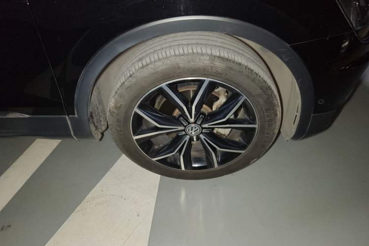 Used Volkswagen Tiguan L 2019 Revised 330TSI Automatic Two-Wheel Drive Smart & Luxury Edition China VI Standard
