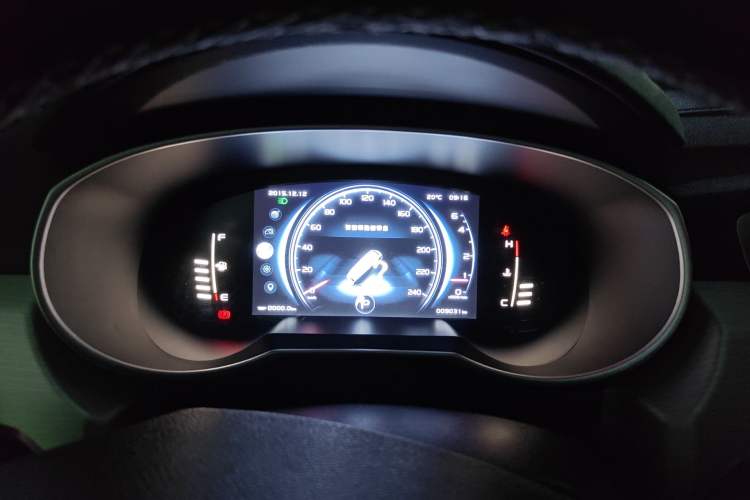 Used Geely Auto Emgrand X7 Sport 2018 1.8TD Automatic Two-Wheel Drive ZhiZun Model with 4G Connectivity