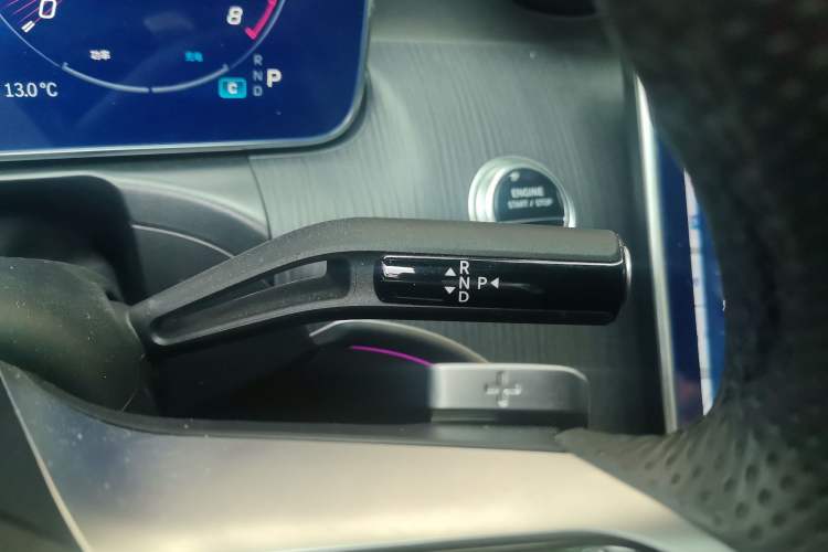 Used Mercedes-Benz C-Class 2024 Restyled C 260 L Sport Edition Gear Lever