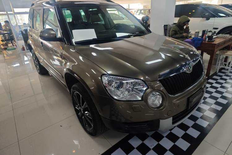 Used Skoda Yeti 2013 1.8T DSG Prestige Edition Front Right 45 Deg