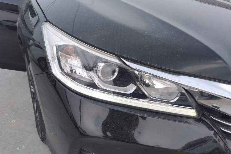 Used Honda Accord 2016 2.0L Comfort Edition Right Front Headlight