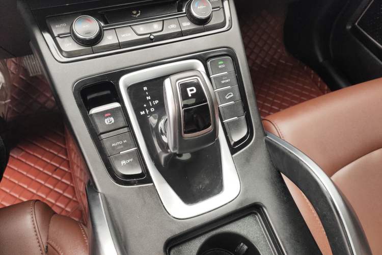 Used Geely Auto Emgrand X7 Sport 2021 1.8TD DCT Two-Wheel Drive Asian Games Edition
