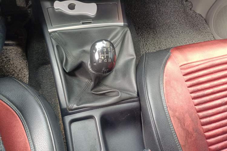 Used Mitsubishi Pajero Sport 2013 2.4L Manual Two-Wheel Drive Comfort Edition