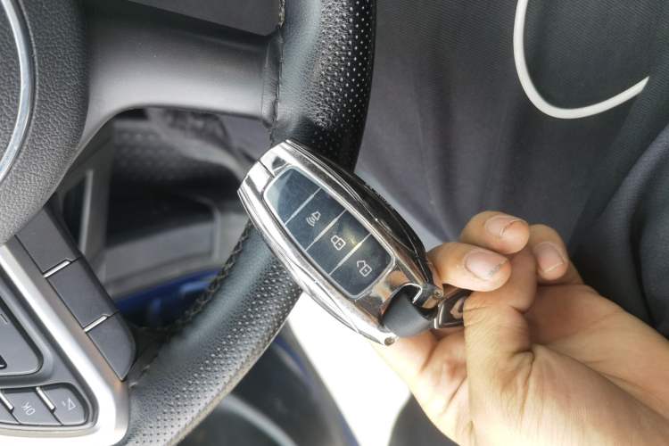 Used Great Wall Poer 2021 2.0T Commercial Version Automatic Diesel Two-Wheel Drive Elite Trim with Long Bed – GW4D20M Vehicle Key